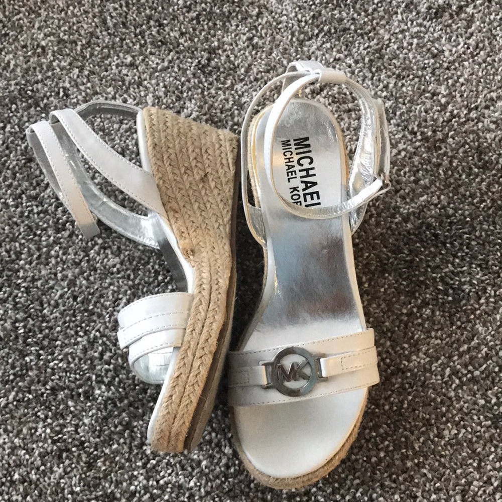 Michael Kors White and tan sandals